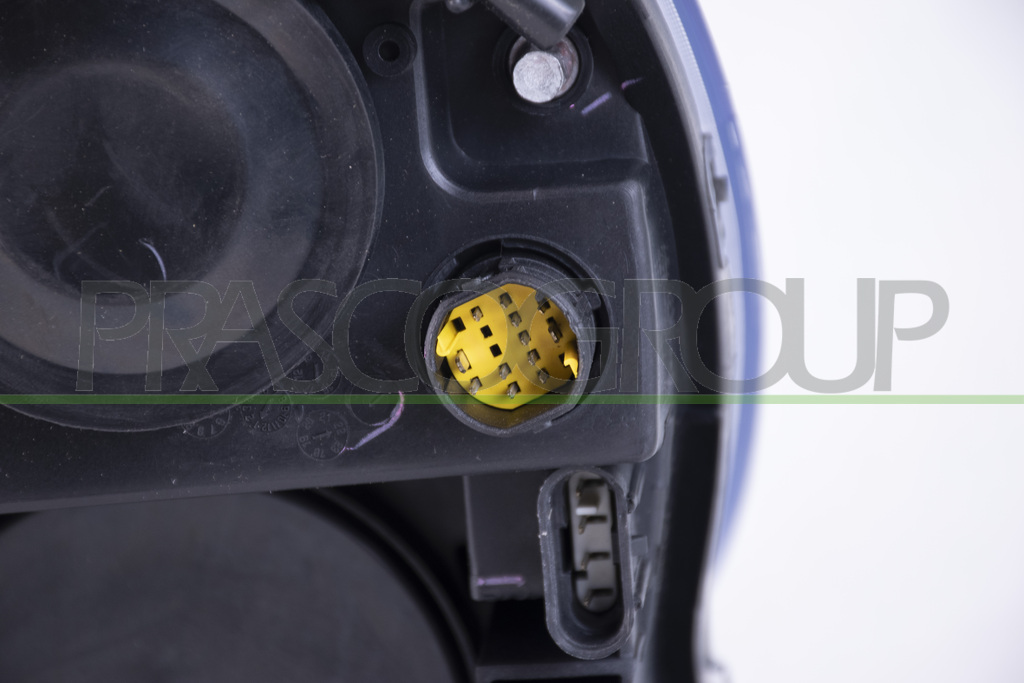 PROIETTORE DESTRO H7+H1-ELETTRICO-CON MOTORE-CON LUCE DIURNA-CROMATO-LED
