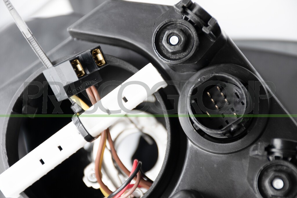 HEADLAMP RIGHT H7+H3 ELECTRIC-WITH MOTOR 05 >
