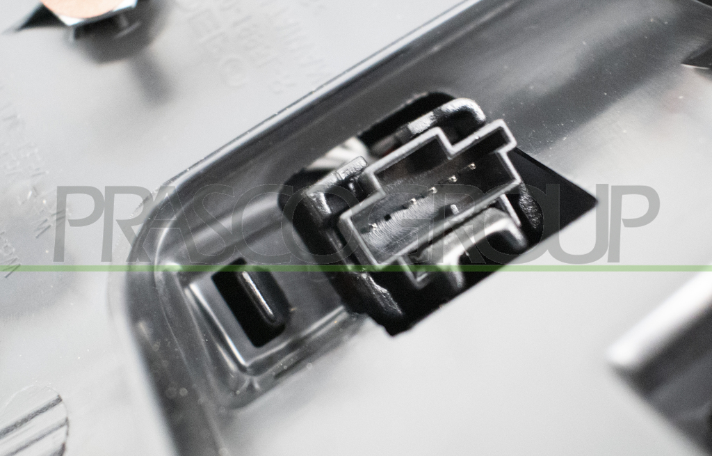 RUECKLEUCHTE LINKS-AUSSEN-MIT FASSUNG-MIT DUNKLER BASIS-LED MOD. 4 TUERIG