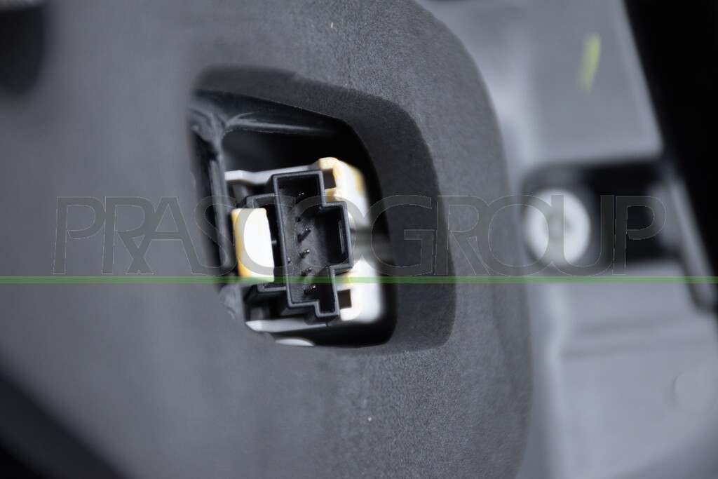 PILOTO TRASERO DERECHO EXTERIOR-BASE OSCURA-LED MOD. FAMILIAR