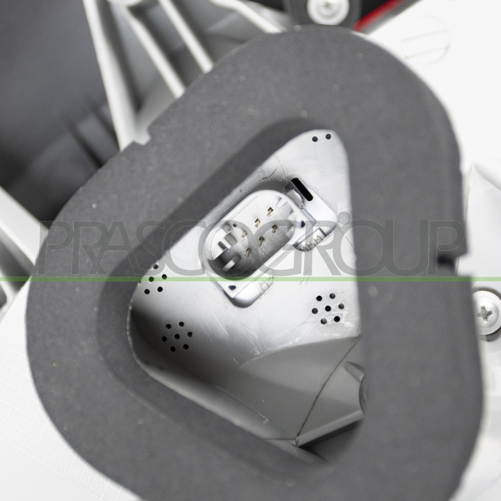 FANALE POSTERIORE DESTRO-CON PORTALAMPAD-LED
