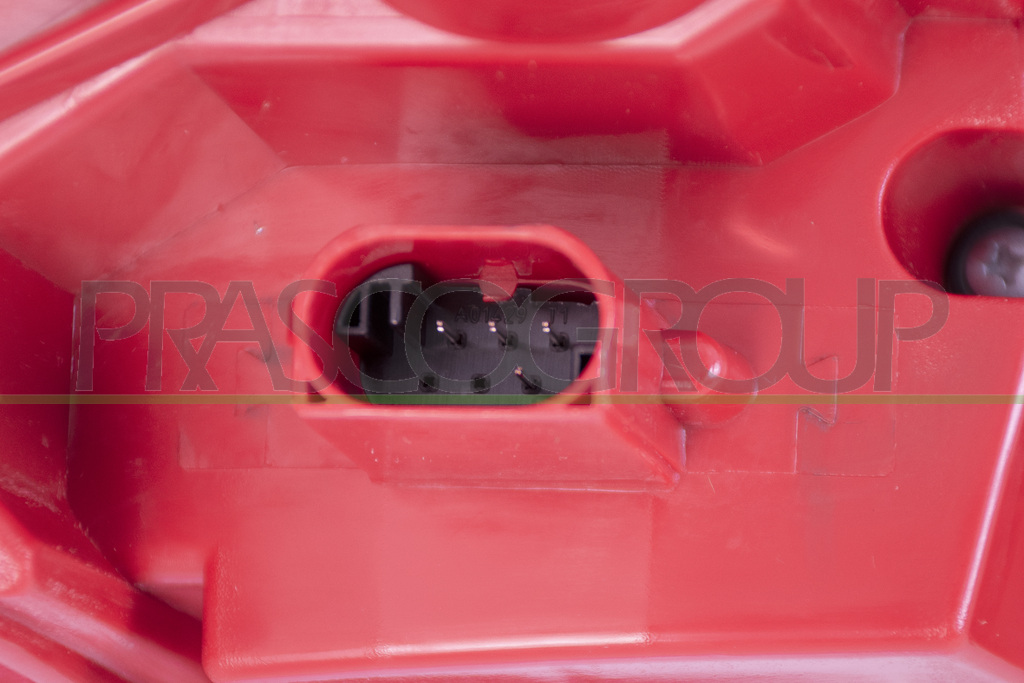 FANALE POSTERIORE DESTRO-ESTERNO-CON PORTALAMPAD-LED