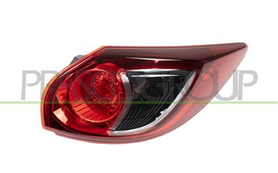TAIL LAMP RIGHT-OUTER-WITH BULB HOLDER