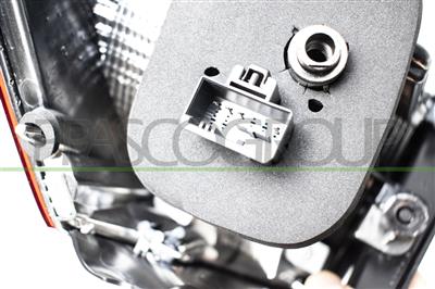 PILOTO TRASERO DERECHO-EXTERIOR-LED
