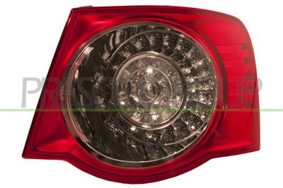 TAIL LAMP RIGHT-OUTER-WITH BULB HOLDER LED