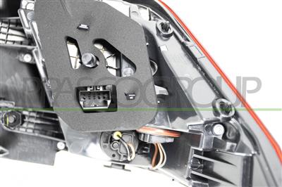RUECKLEUCHTE LINKS-AUSSEN-MIT FASSUNG-LED